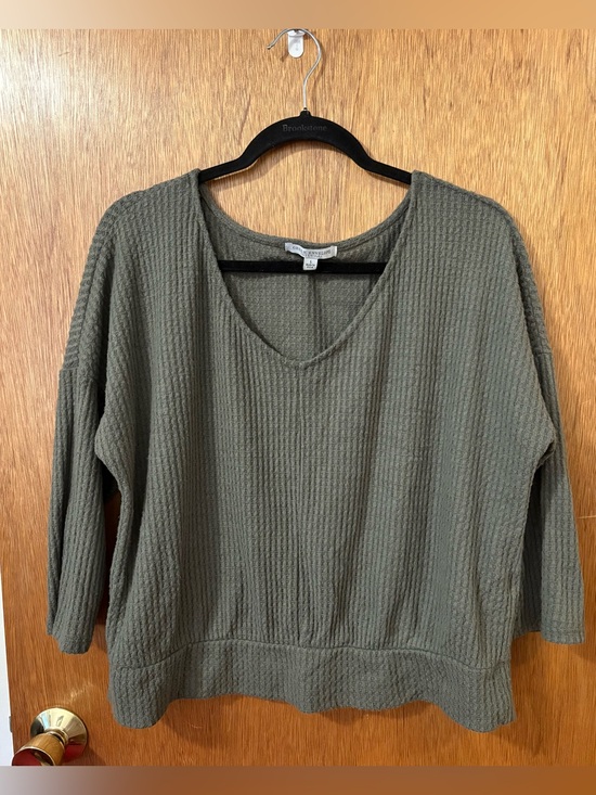 Green Envelope Sweaters - Green Envelope Olive Waffle V-Neck Sweater